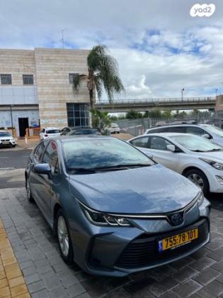 טויוטה קורולה הייבריד Sun סדאן אוט' 1.8 (98 כ''ס) בנזין 2019 למכירה בחיפה