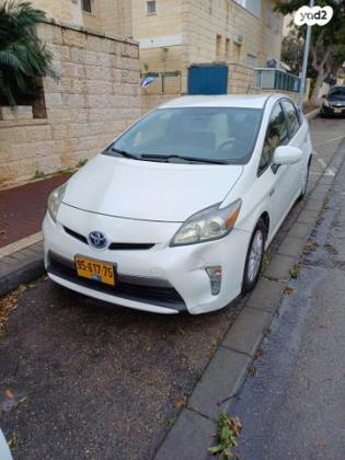 טויוטה פריוס GLI Plug In הייבריד אוט' 1.8 (99 כ"ס) היברידי חשמל / בנזין 2013 למכירה במודיעין מכבים רעות
