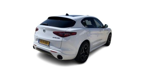 אלפא רומיאו סטלויו 4X4 Veloce AWD אוט' 2.0 (280 כ''ס) בנזין 2021 למכירה ב