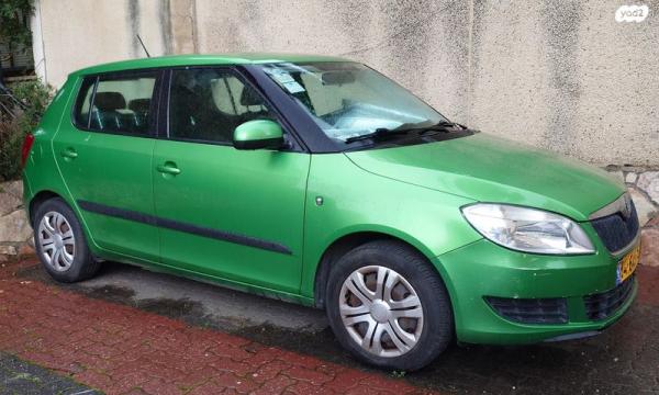 סקודה פאביה Ambiente אוט' 1.2 (105 כ''ס) בנזין 2012 למכירה בגבעתיים