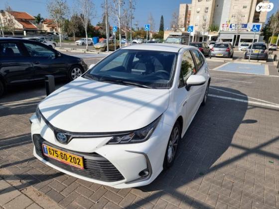 טויוטה קורולה הייבריד Comfort סדאן אוט' 1.8 (122 כ''ס) בנזין 2021 למכירה בקרית גת