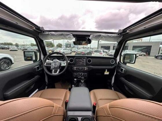 ג'יפ / Jeep רנגלר ארוך 4X4 Sahara P.T אוט' 2.0 (272 כ''ס) בנזין 2023 למכירה בירכא