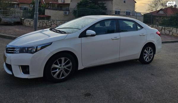 טויוטה קורולה GLI-FL אוט' 1.6 (132 כ''ס) [2013-2016] בנזין 2015 למכירה בצור הדסה