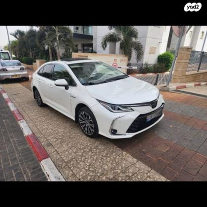 טויוטה קורולה הייבריד Lounge Luxury סדאן אוט' 1.8 (98 כ''ס) בנזין 2019 למכירה בכפר סבא