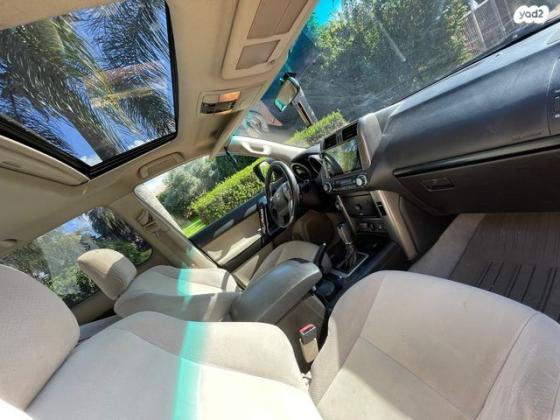 טויוטה לנד קרוזר קצר 4X4 Select אוט' דיזל 3.0 (173 כ''ס) דיזל 2010 למכירה בסביון
