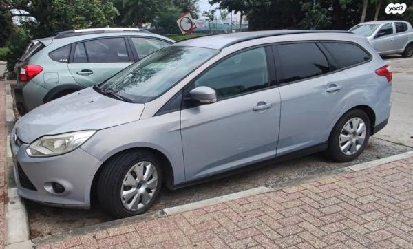 פורד פוקוס Trend סטיישן אוט' 1.6 (125 כ''ס) בנזין 2014 למכירה בנתניה