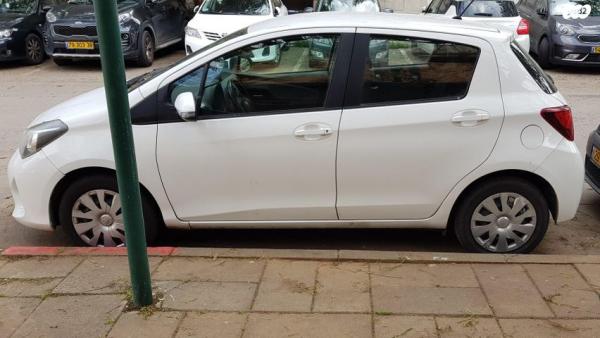 טויוטה יאריס Sol אוט' 1.3 (99 כ"ס) בנזין 2015 למכירה בכפר סבא