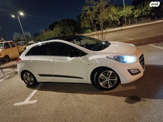 יונדאי i30 Premium אוט' 1.6 (135 כ''ס) בנזין 2016 למכירה בראשון לציון