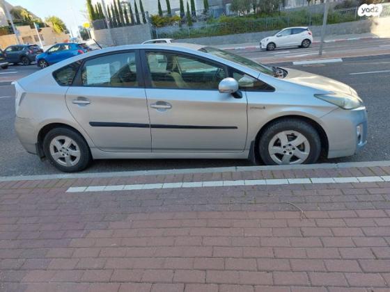 טויוטה פריוס GLI הייבריד אוט' 1.8 (99 כ"ס) בנזין 2011 למכירה בנשר
