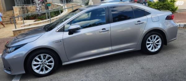 טויוטה קורולה הייבריד Sense סדאן אוט' 1.8 (98 כ''ס) בנזין 2019 למכירה בעכו