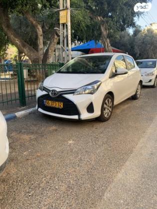 טויוטה יאריס Sol אוט' 1.3 (99 כ"ס) בנזין 2015 למכירה בפתח תקווה