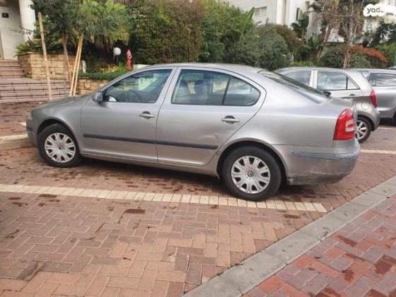 סקודה אוקטביה Ambiente הצ'בק אוט' 1.6 (102 כ''ס) בנזין 2007 למכירה בהוד השרון