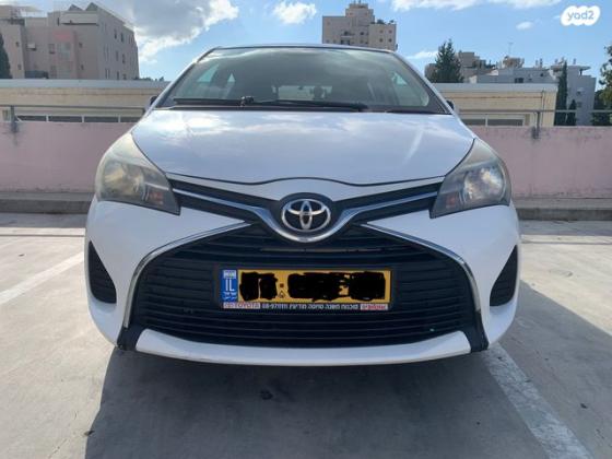 טויוטה יאריס Sol אוט' 1.3 (99 כ"ס) בנזין 2015 למכירה ברחובות