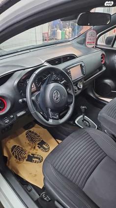 טויוטה יאריס Black Top אוט' 1.5 (112 כ"ס) בנזין 2017 למכירה בנתניה