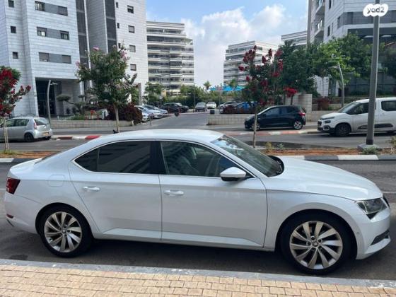 סקודה סופרב (עד 2019) Style אוט' 1.4 (150 כ"ס) בנזין 2018 למכירה בראשון לציון