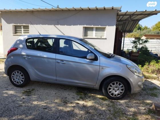יונדאי i20 Inspire אוט' 1.4 (100 כ"ס) [2009-2015] בנזין 2011 למכירה בגני תקווה