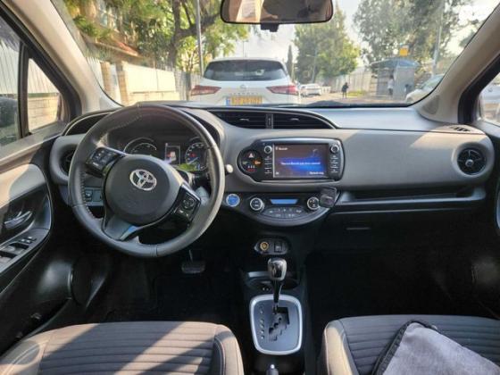 טויוטה יאריס הייבריד Style אוט' 1.5 (73 כ"ס) בנזין 2017 למכירה בקרית אתא