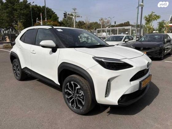 טויוטה יאריס קרוס Style אוט' 1.5 (116 כ''ס) בנזין 2024 למכירה בנתניה