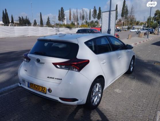 טויוטה אוריס הייבריד הייבריד אוט' 1.8 (99 כ''ס) בנזין 2015 למכירה בקרית גת