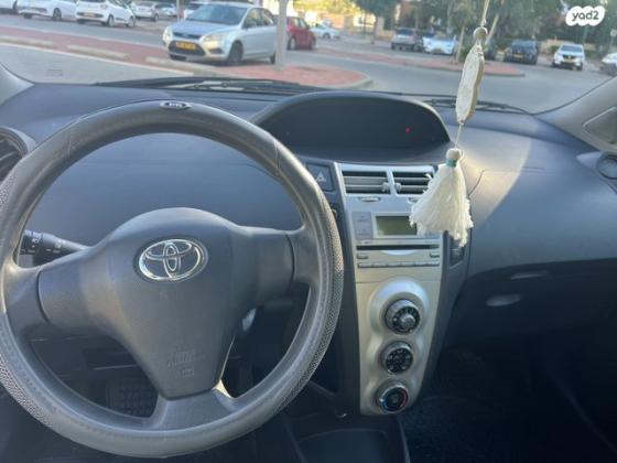 טויוטה יאריס Sol רובוטית 1.3 (87 כ"ס) בנזין 2008 למכירה באור יהודה