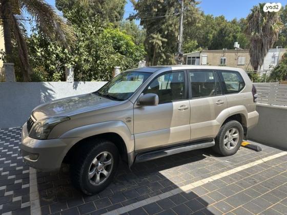 טויוטה לנד קרוזר ארוך 4X4 STD Plus אוט' דיזל 8 מק' 3.0 (173 כ''ס) דיזל 2008 למכירה בחיפה