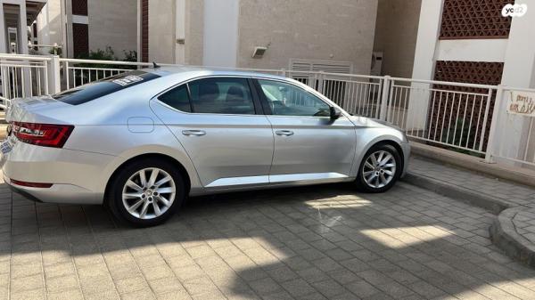 סקודה סופרב (עד 2019) Ambition אוט' 1.8 (180 כ''ס) בנזין 2019 למכירה באילת