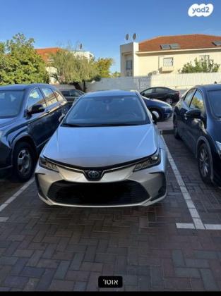 טויוטה קורולה הייבריד Sun סדאן אוט' 1.8 (98 כ''ס) בנזין 2019 למכירה בפרדסיה
