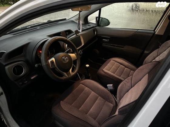 טויוטה יאריס Sol ידני 1.3 (99 כ"ס) בנזין 2013 למכירה בראש פינה