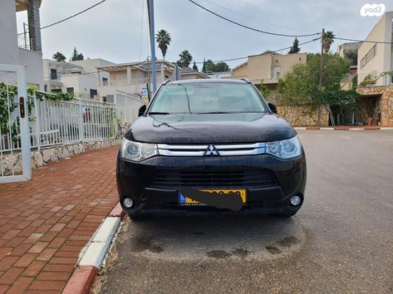 מיצובישי אאוטלנדר Instyle אוט' 7 מק' 2.0 (150 כ"ס) בנזין 2015 למכירה בעלי זהב