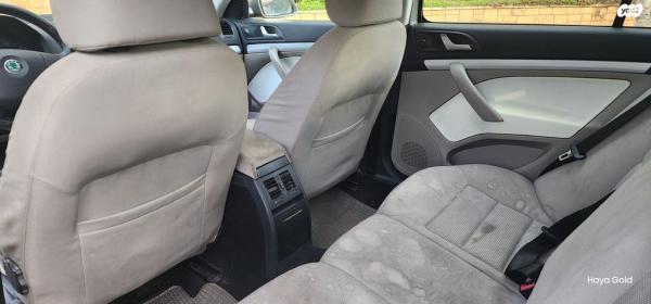 סקודה אוקטביה Ambiente הצ'בק אוט' 1.6 (102 כ''ס) בנזין 2007 למכירה בהוד השרון