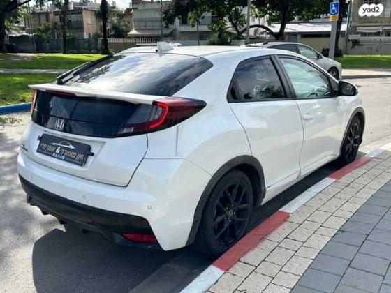 הונדה סיוויק האצ'בק החדשה Sport Design אוט' 1.8 (142 כ''ס) בנזין 2015 למכירה בתל אביב יפו