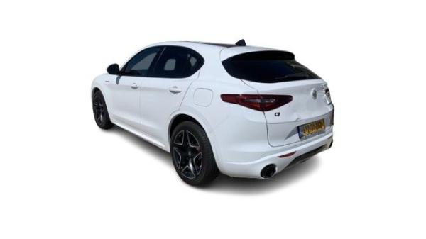 אלפא רומיאו סטלויו 4X4 Veloce AWD אוט' 2.0 (280 כ''ס) בנזין 2021 למכירה ב