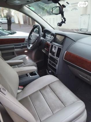 קרייזלר גראנד וויאג'ר Touring אוט' 7 מק' 3.8 (193 כ"ס) בנזין 2009 למכירה בתל מונד
