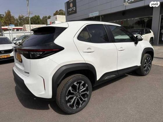 טויוטה יאריס קרוס Style אוט' 1.5 (116 כ''ס) בנזין 2024 למכירה בנתניה