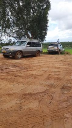 יונדאי טאראקן 4X4 GLS אוט' דיזל 5 מק' 2.9 (165 כ''ס) דיזל 2005 למכירה בכפר סבא