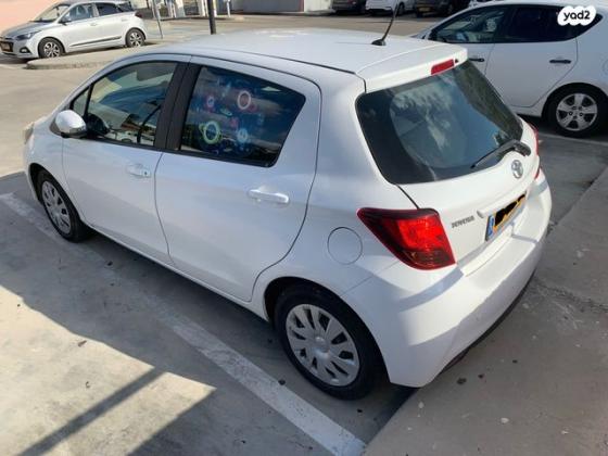 טויוטה יאריס Sol אוט' 1.3 (99 כ"ס) בנזין 2015 למכירה ברחובות