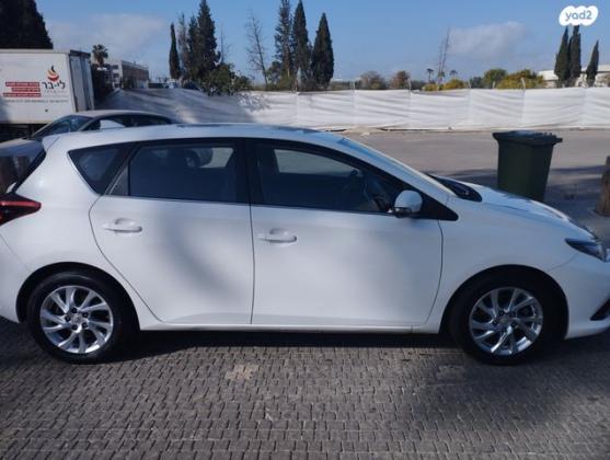 טויוטה אוריס הייבריד הייבריד אוט' 1.8 (99 כ''ס) בנזין 2015 למכירה בקרית גת