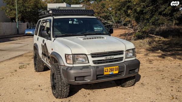 איסוזו טרופר ארוך 4X4 S אוט' דיזל 3.0 (159 כ''ס) דיזל 2004 למכירה בירקונה