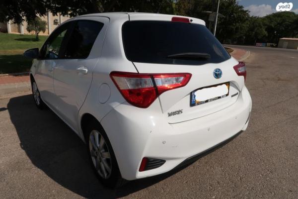 טויוטה יאריס הייבריד Style אוט' 1.5 (73 כ"ס) בנזין 2017 למכירה ברמת גן
