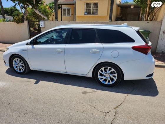 טויוטה אוריס הייבריד TS סטיישן הייבריד אוט' 1.8 (99 כ"ס) בנזין 2016 למכירה בנתניה