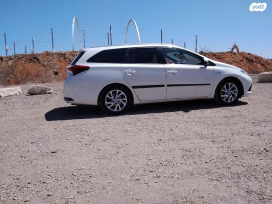 טויוטה אוריס הייבריד TS Sky סטיישן הייבריד אוט' 1.8 (99 כ"ס) בנזין 2016 למכירה באלעד