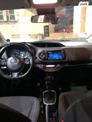 טויוטה יאריס הייבריד Style אוט' 1.5 (73 כ"ס) בנזין 2019 למכירה בשדות ים