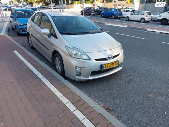טויוטה פריוס GLI הייבריד אוט' 1.8 (99 כ"ס) בנזין 2011 למכירה בנשר