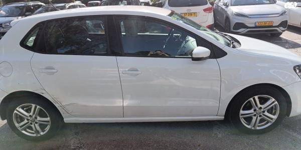 פולקסווגן פולו Comfortline אוט' 1.2 (90 כ''ס) בנזין 2015 למכירה ברעננה