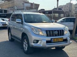 טויוטה לנד קרוזר ארוך 4X4 Luxury 60th אוט' דיזל 7 מק' 3.0 (190 כ''ס) ד