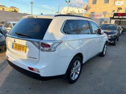 מיצובישי אאוטלנדר 4X4 Elite אוט' 7 מק' 2.0 (150 כ''ס) [2012-2015] בנזין 