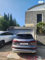 אאודי E-tron 4X4 Advanced אוט' חשמלי (408 כ''ס) חשמלי 2021 למכירה בהרצ