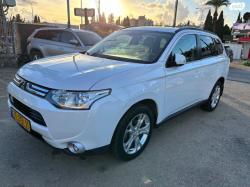 מיצובישי אאוטלנדר 4X4 Elite אוט' 7 מק' 2.0 (150 כ''ס) [2012-2015] בנזין 