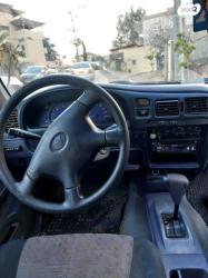 טויוטה היילקס 2X4 SR דאבל קבינה אוט' דיזל 2.5 (102 כ''ס) דיזל 2006