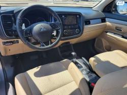 מיצובישי אאוטלנדר Instyle אוט' 7 מק' 2.0 (150 כ"ס) בנזין 2016 למכיר